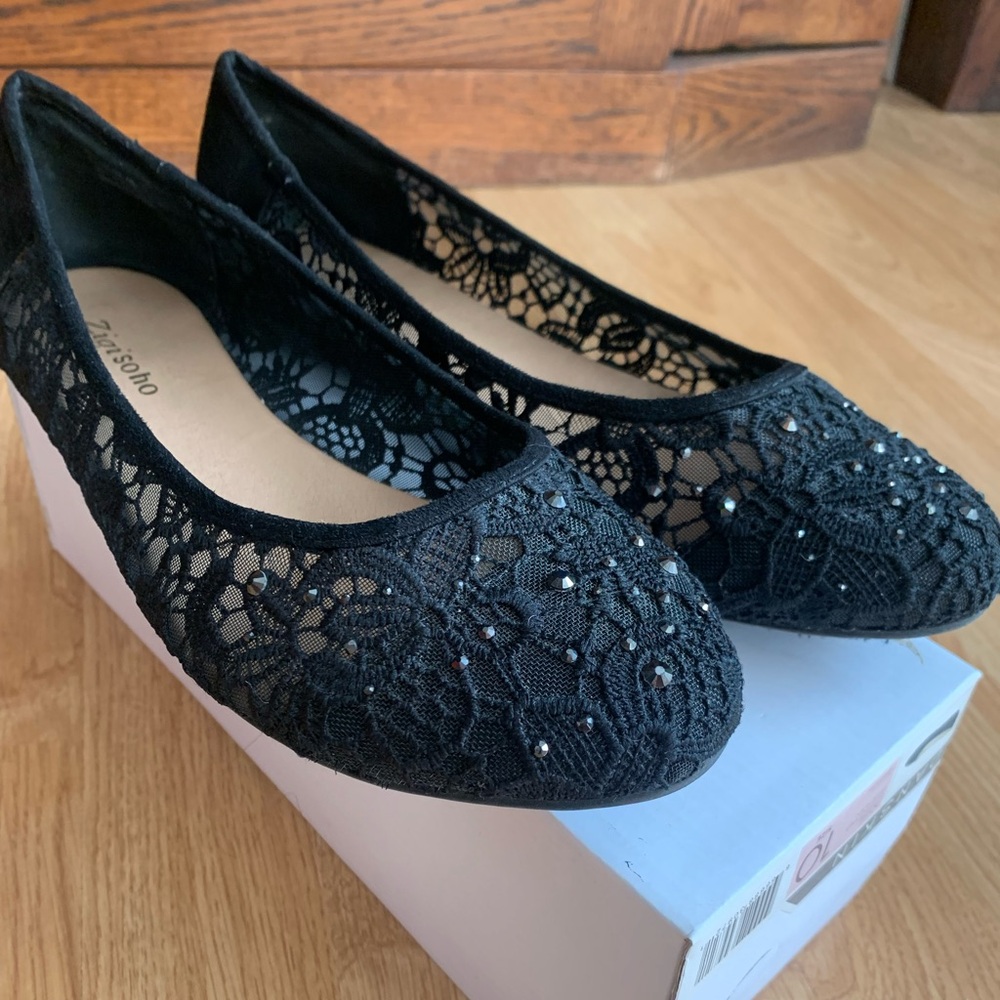 Elegant Black Lace Flats